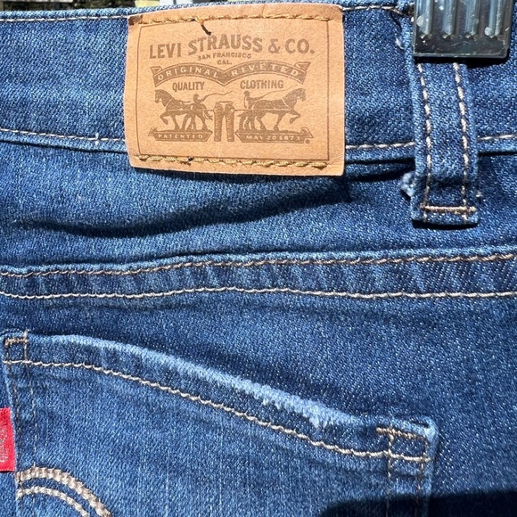 Levi's Denim Girls' Shorty Shorts Double Frayed Edges - Picture 10 of 16